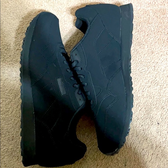 Black Filas - Picture 3 of 3